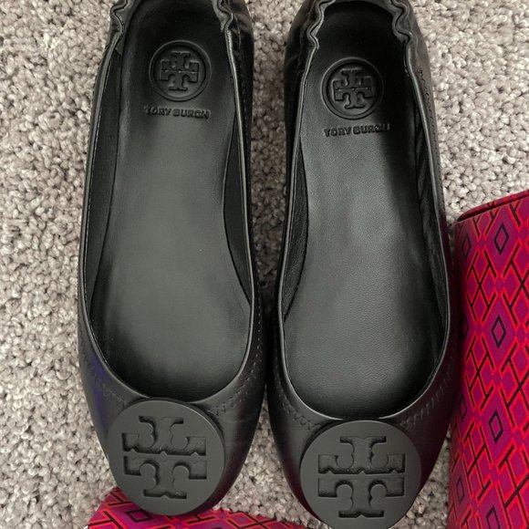 Like New! Tory Burch Minnie Travel Ballet - Picture 2 of 9